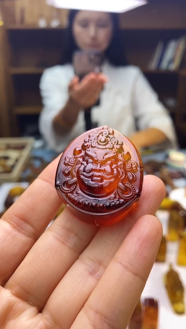 琥珀颈饰未镶嵌SN70-24（黄财神）