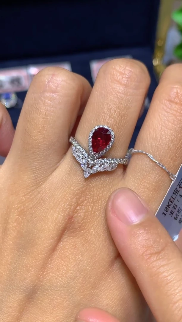 18K金镶嵌戒指红宝石1.03CT