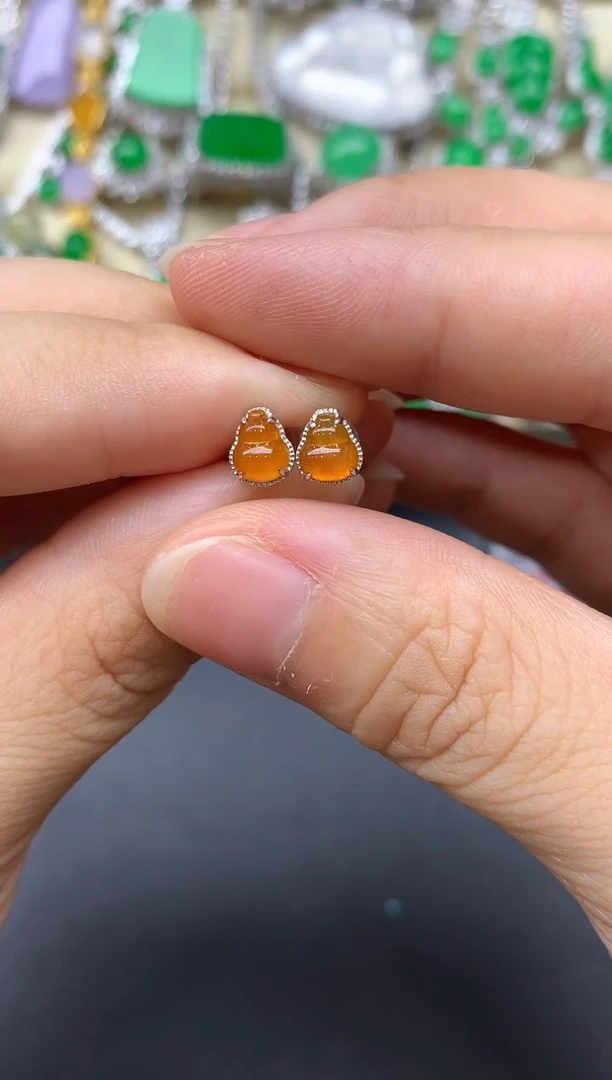 翡翠18K金镶嵌颈饰淡**抹215-中国好珍宝