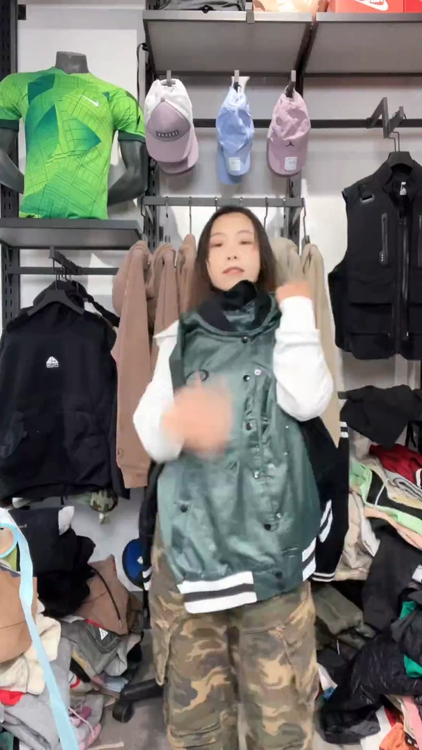 1600闪购编码  运动卫衣裤以直播间过款为准 尺码. 170 M