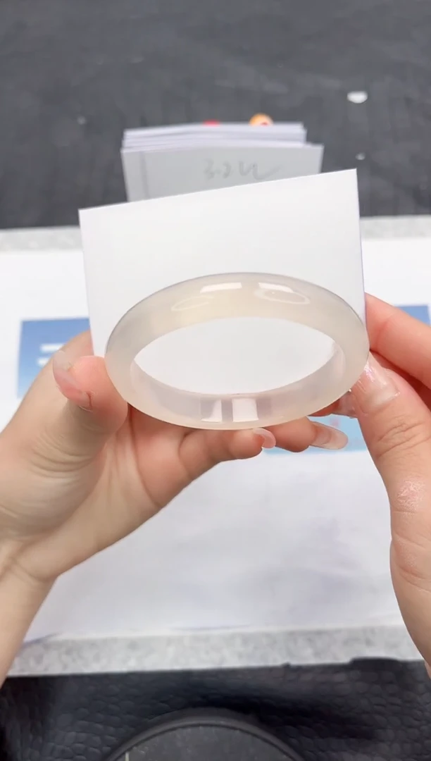 【闪购商品】石英质玉手镯未镶嵌L300-58.1