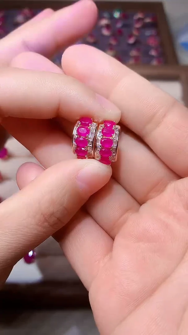 【闪购商品】红宝石耳饰银S925镶嵌000