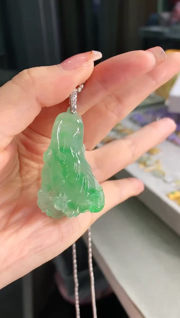 【闪购商品】翡翠吊坠(不含链)18K金镶嵌吊坠