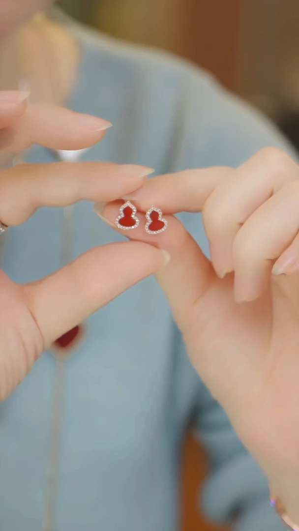 18K金镶嵌耳钉玛瑙/玉髓葫芦耳钉