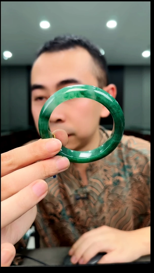 未镶嵌手镯石英质玉56