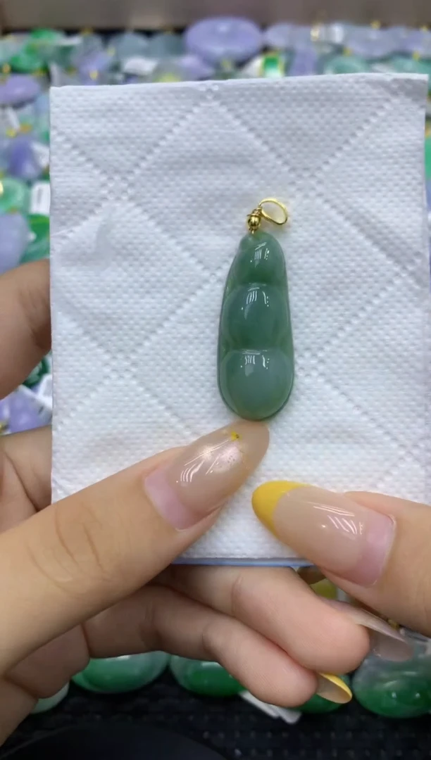 颈饰未镶嵌翡翠天然缅甸翡翠A货