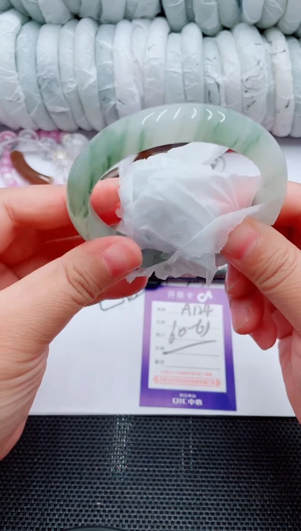 石英质玉手镯未镶嵌A124-60-61