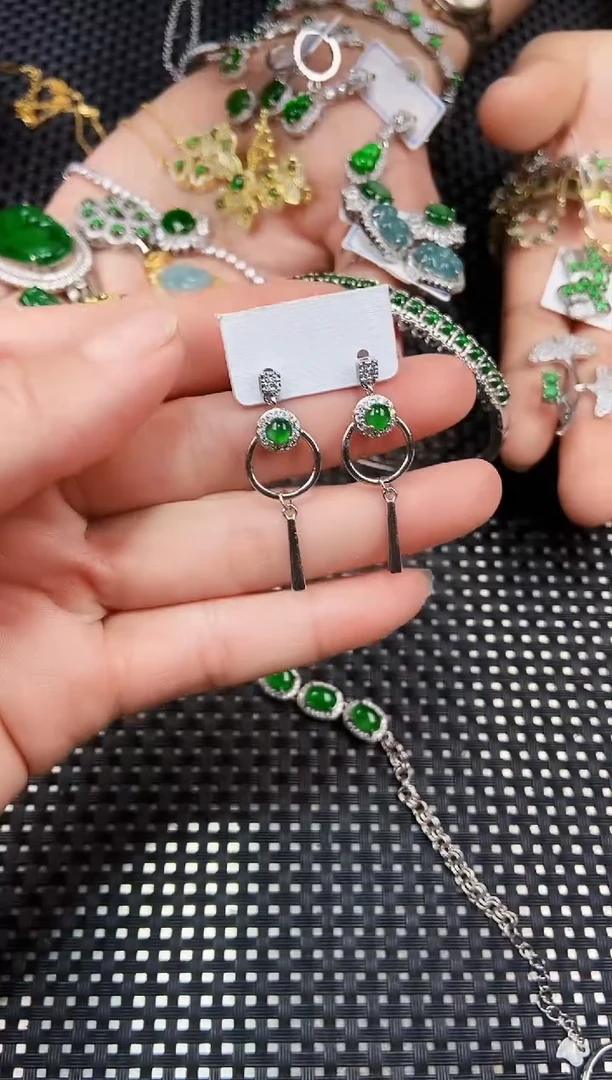 【闪购商品】翡翠耳饰未镶嵌11111111