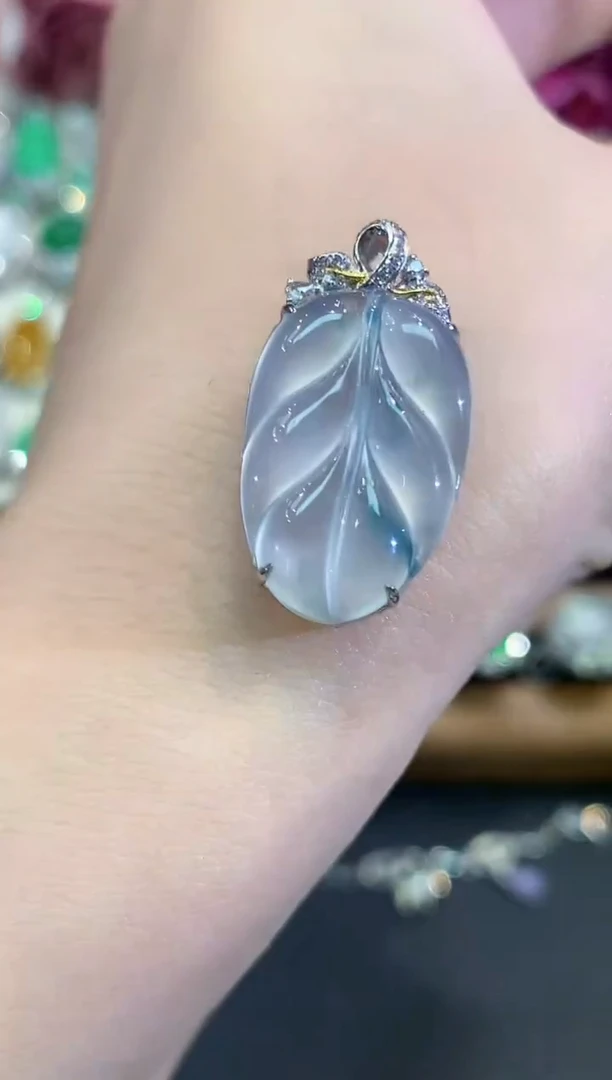 吊坠(不含链)18K金镶嵌翡翠B109