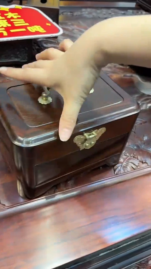 红酸枝木类酸枝--素面手提盒