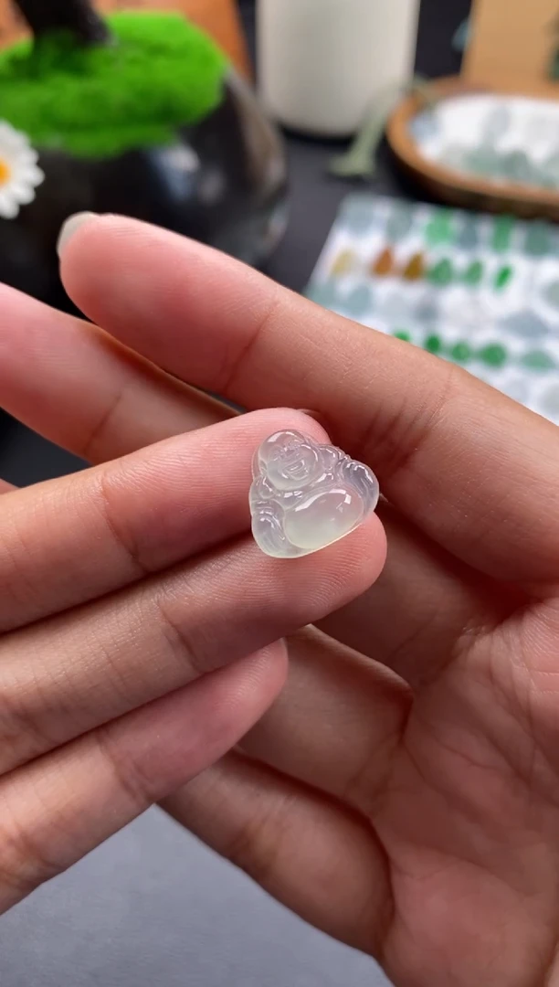 颈饰未镶嵌翡翠冰种佛公