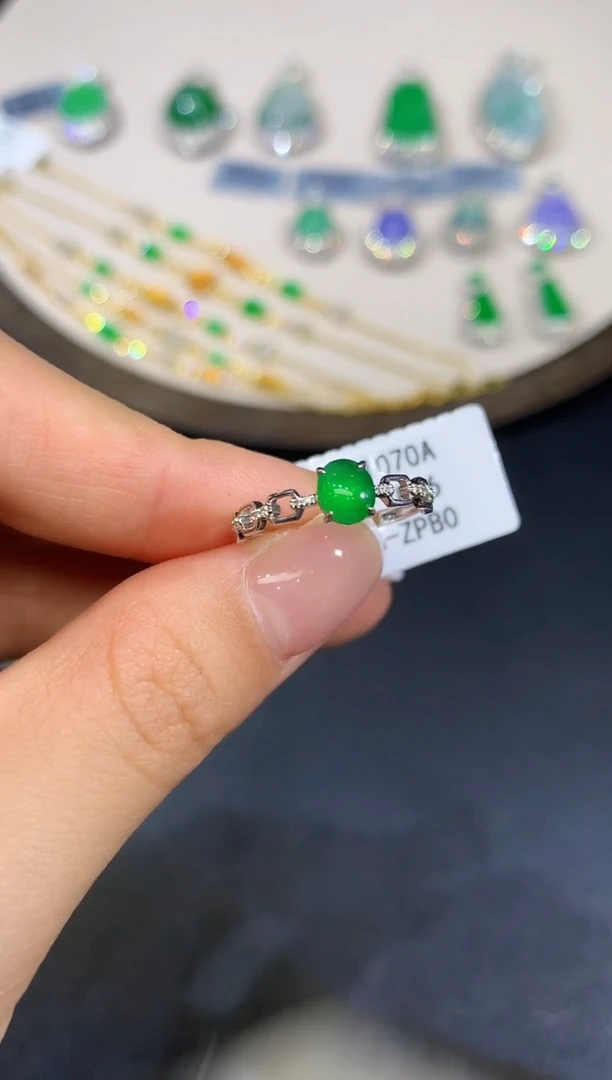翡翠戒指18K金镶嵌L1806多样性发其一