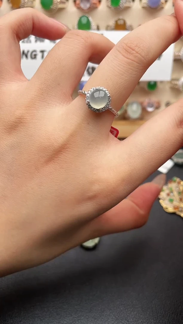 未镶嵌戒指翡翠一物一证一礼盒