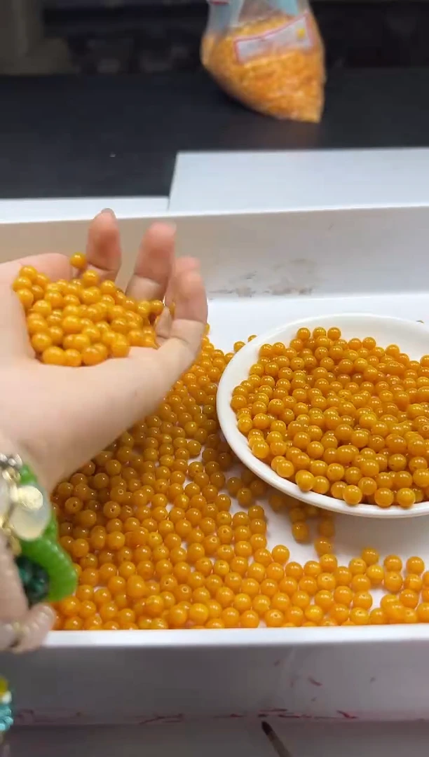 蜜蜡颈饰未镶嵌w41鸡油黄蜜蜡6mm*30颗