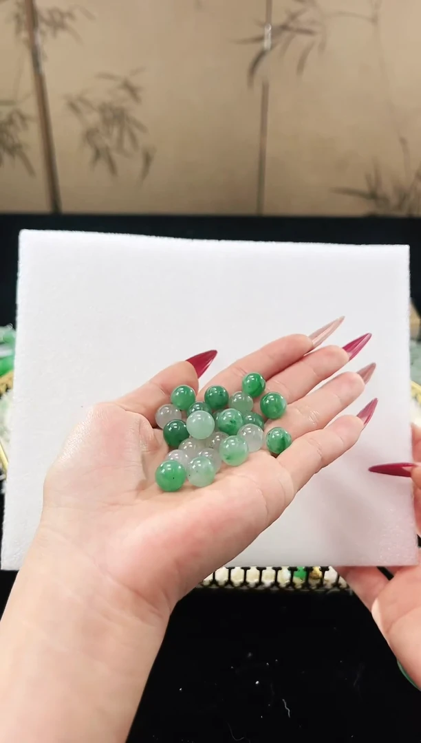 【闪购商品】石英质玉散珠未镶嵌天然非洲翠散珠卡10