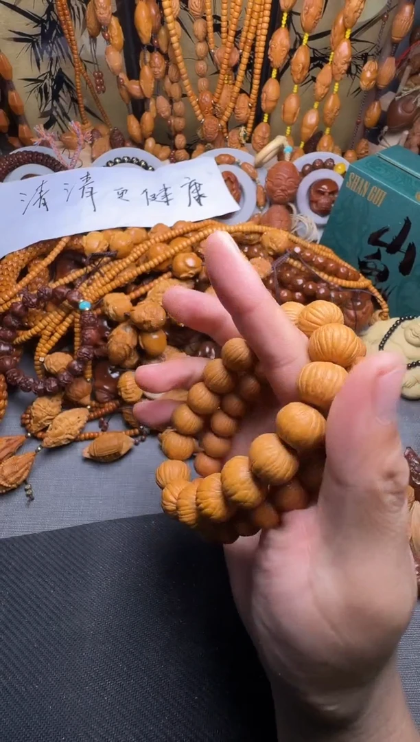 手串橄榄核猴头土豪一个