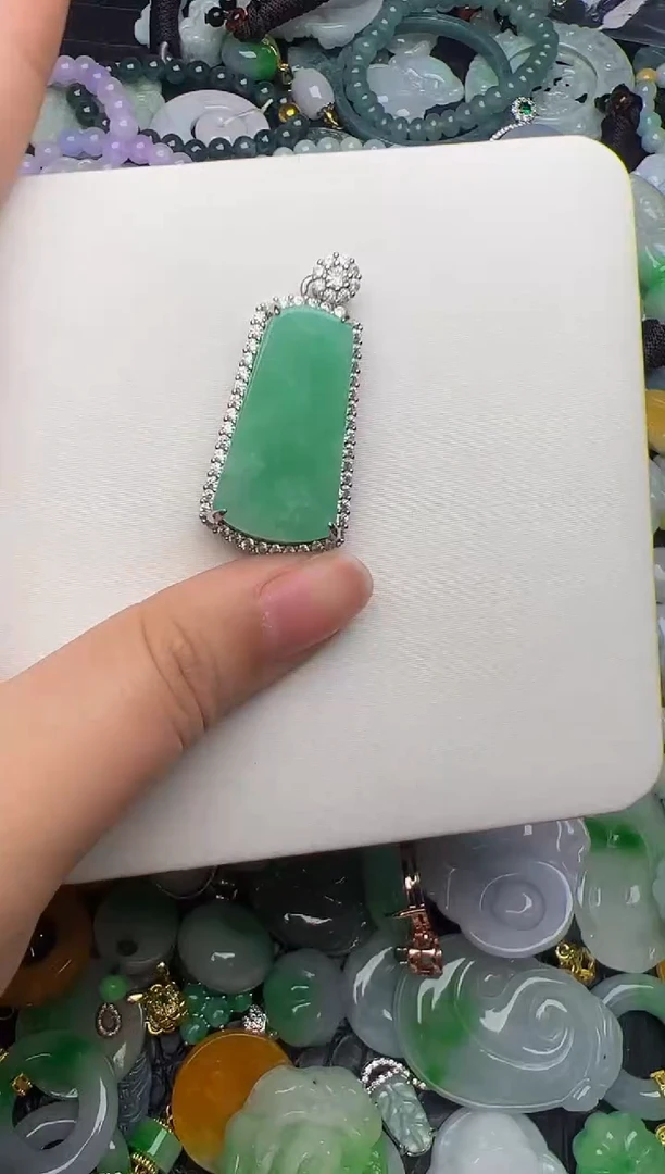 翡翠未镶嵌颈饰天然缅甸翡翠吊坠