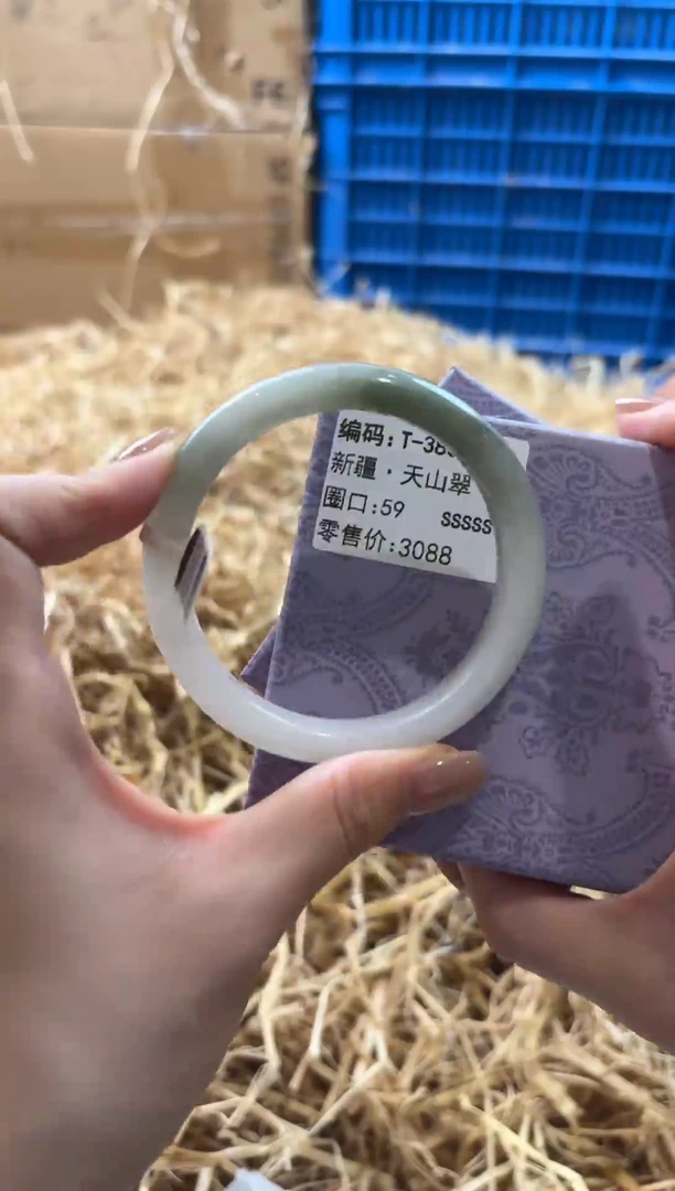 未镶嵌手镯石英质玉T-380