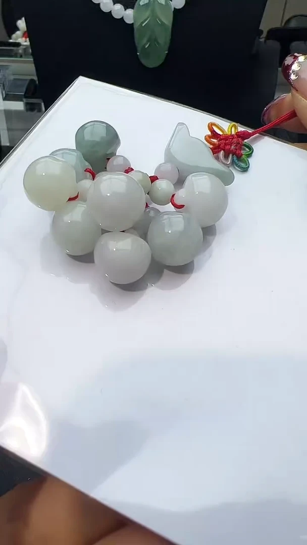 【闪购商品】翡翠挂件未镶嵌苹果