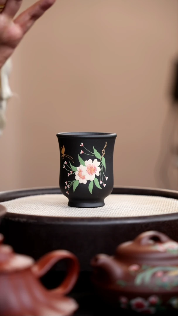 茶壶紫砂黑色收腰杯泥绘花002