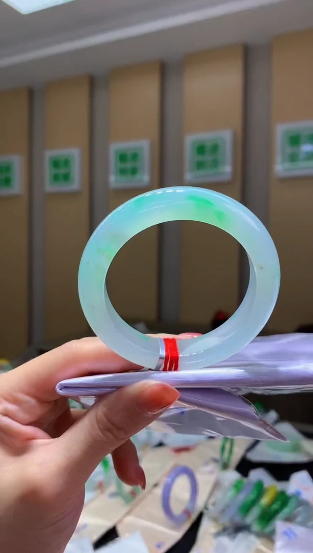 未镶嵌手镯翡翠-C29  圈口53 全款48.4万 定金2万