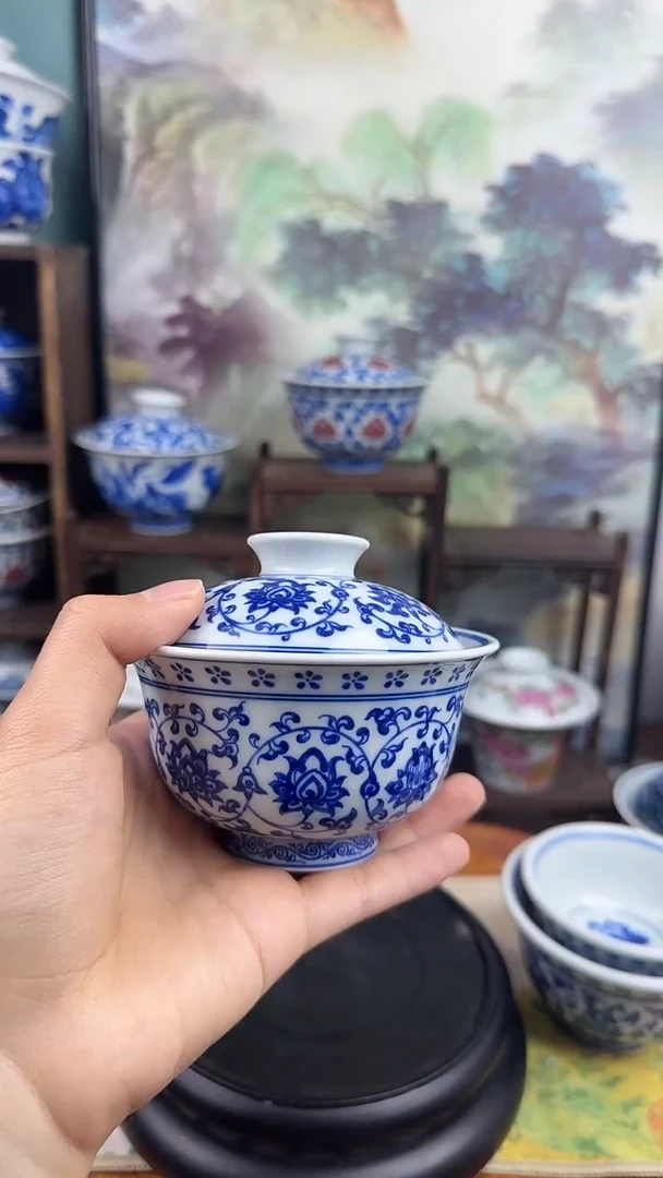 其他青花缠枝莲两才盖碗