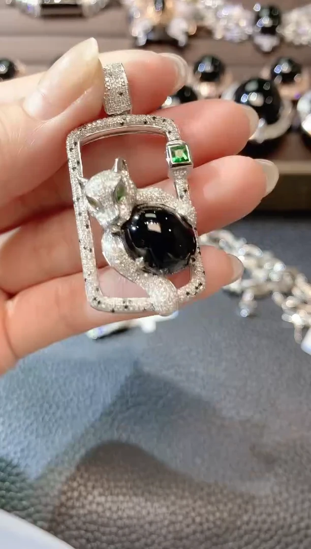 【闪购商品】翡翠吊坠(不含链)18K金镶嵌D83翡翠