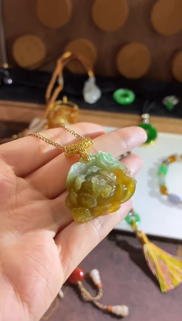 吊坠(不含链)18K金镶嵌翡翠吊坠