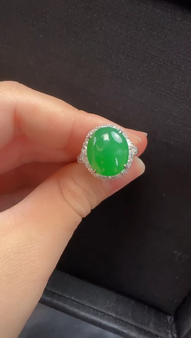 翡翠戒指18K金镶嵌116蛋面一只