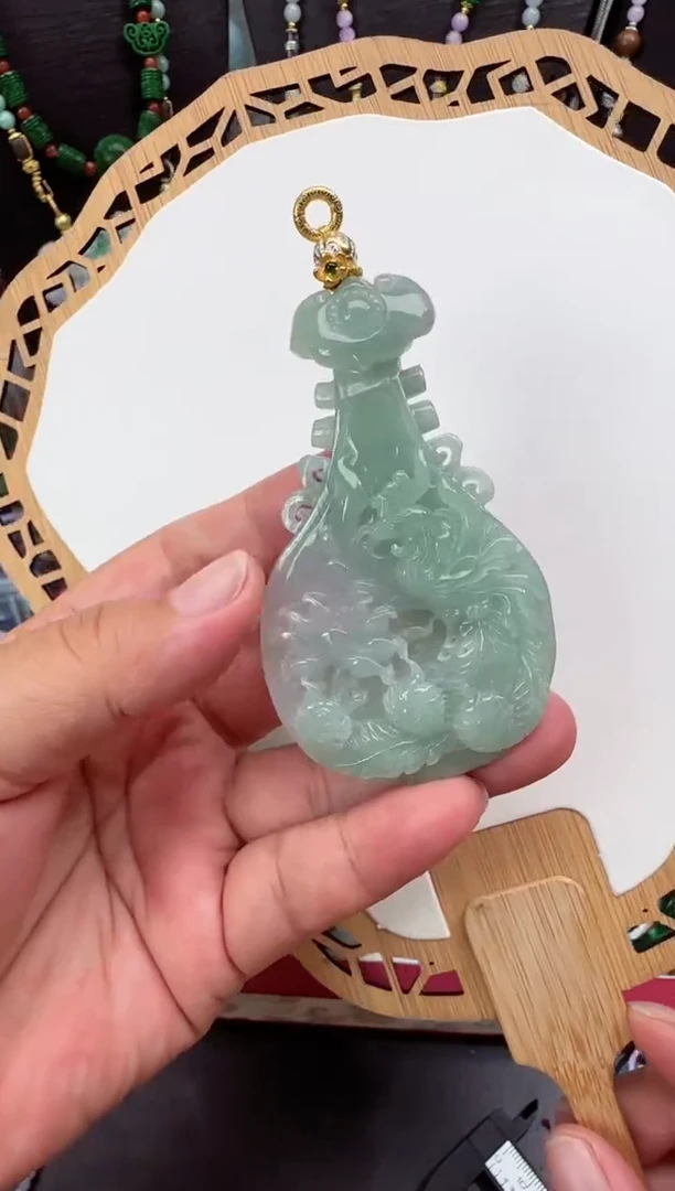 颈饰未镶嵌翡翠吊坠