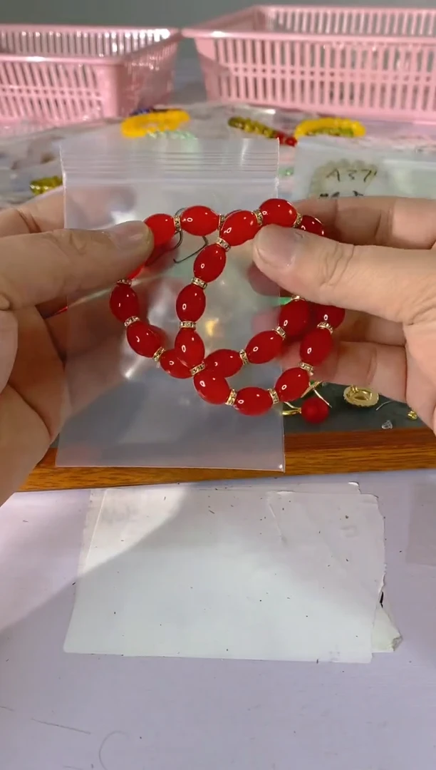 【闪购商品】水晶颈饰银S925镶嵌285红宝，蓝宝，多样性发一件赠链