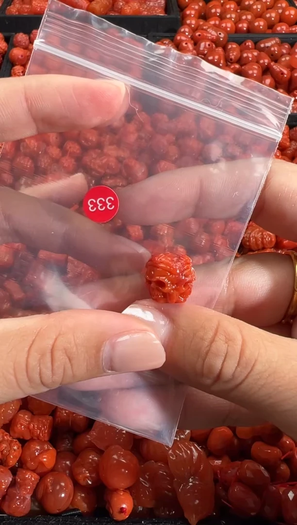 颈饰未镶嵌南红玛瑙1