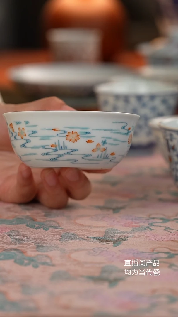 望玉斗彩落花流水卧足杯