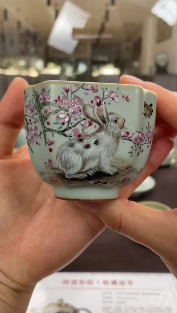 杯子瓷余秀华手绘一品杯（桃花兔）