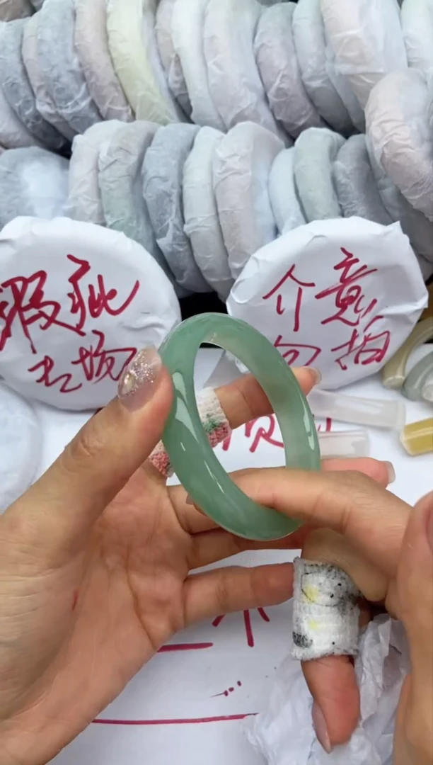 未镶嵌手镯石英质玉瑕疵A92+53.9