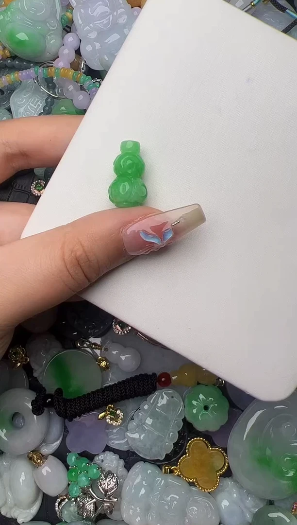 翡翠未镶嵌颈饰天然缅甸翡翠吊坠