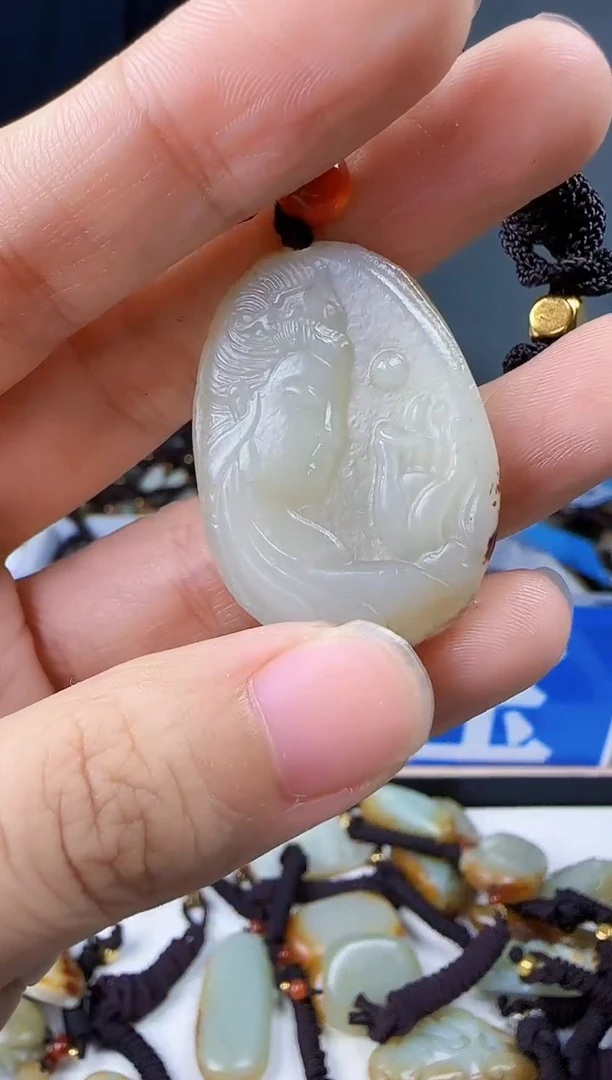 和田玉未镶嵌颈饰1