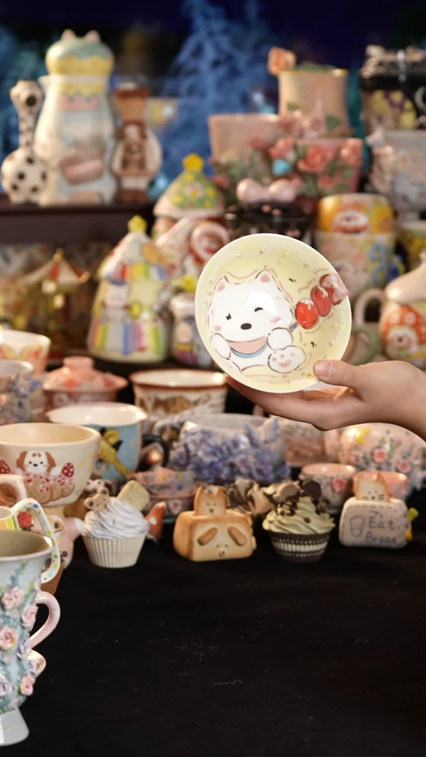 摆件陶景德镇釉下彩手绘设计师款陶瓷