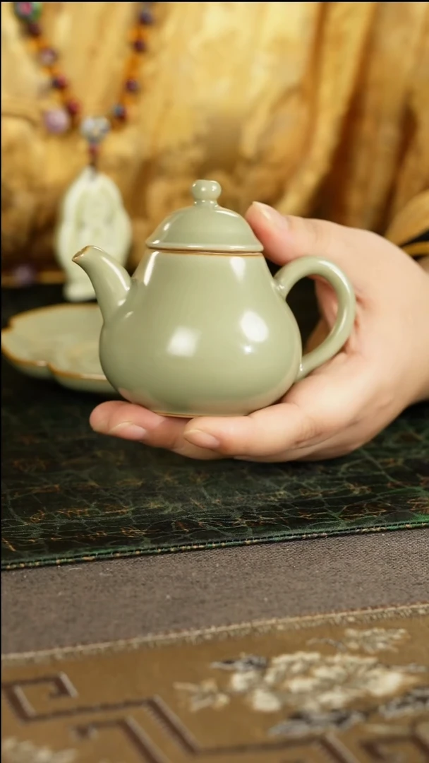 善窑厂汝窑粉青梨形壶