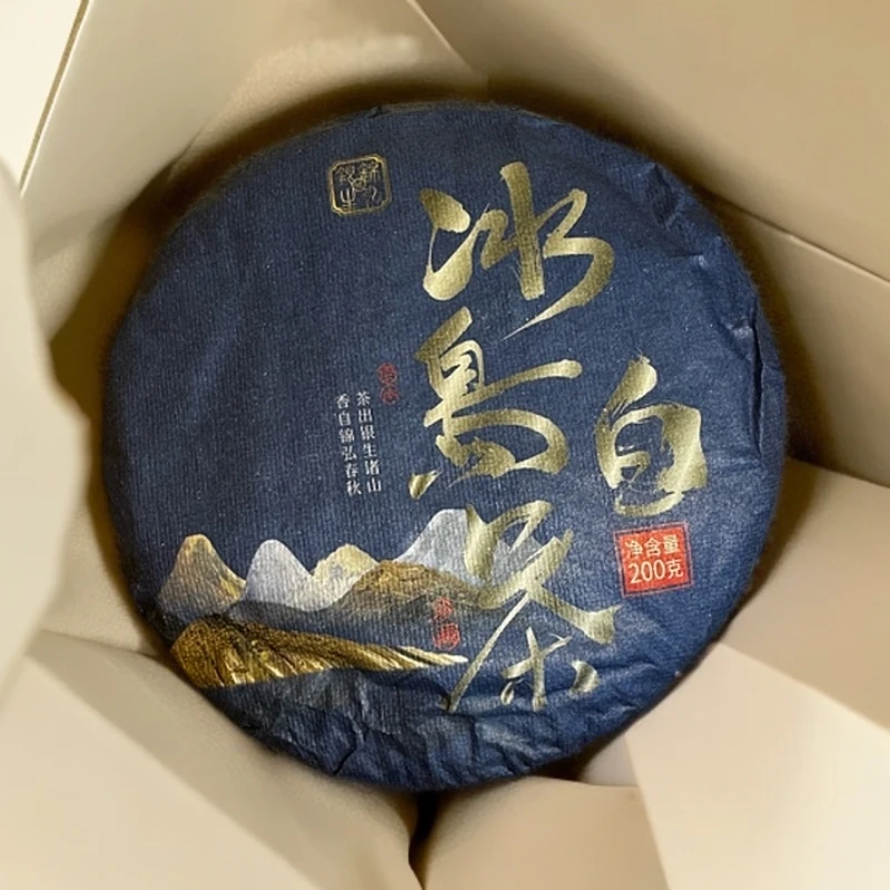 2019年冰岛白茶茶饼