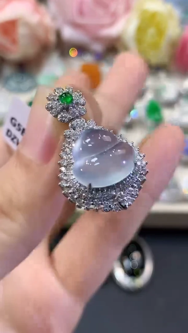 吊坠(不含链)18K金镶嵌翡翠C169