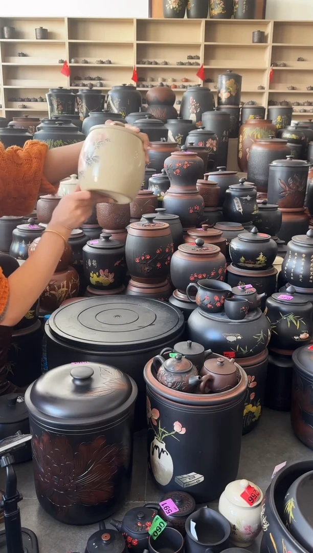 罐瑕疵茶叶罐  彩填 白泥 亮光 631