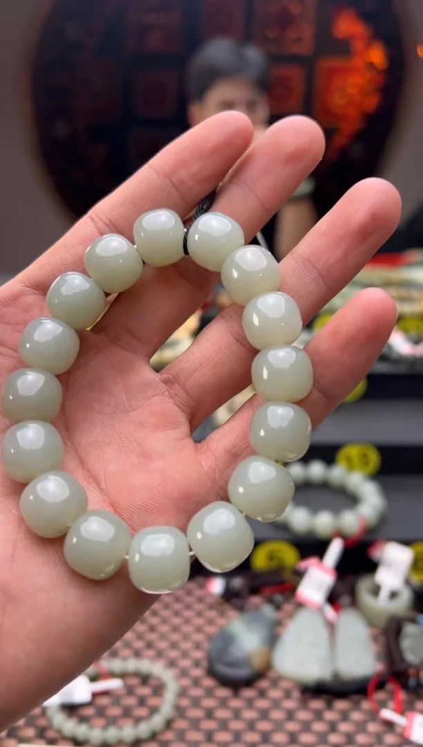 未镶嵌手串和田玉且末料青白玉老型珠手串卡13*14