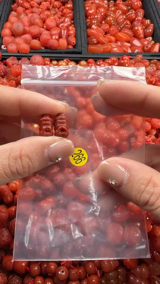【闪购商品】南红玛瑙颈饰未镶嵌1