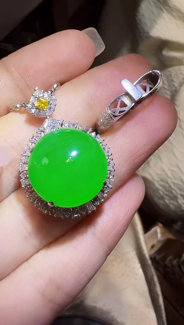 翡翠18K金镶嵌吊坠(不含链)蛋面两用