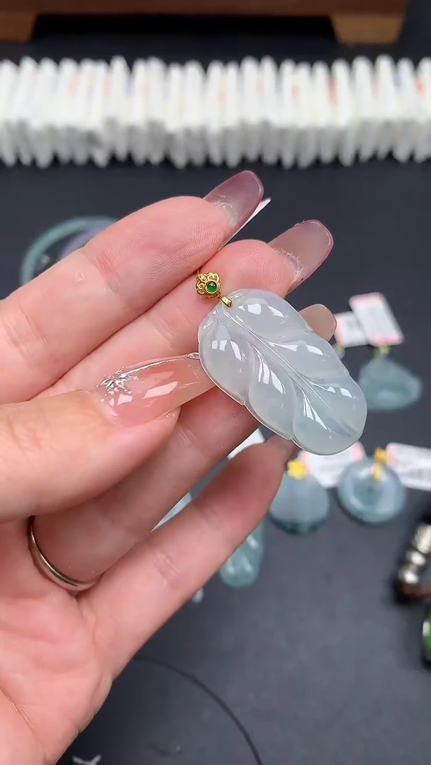 翡翠18K金镶嵌吊坠(不含链)MS190784