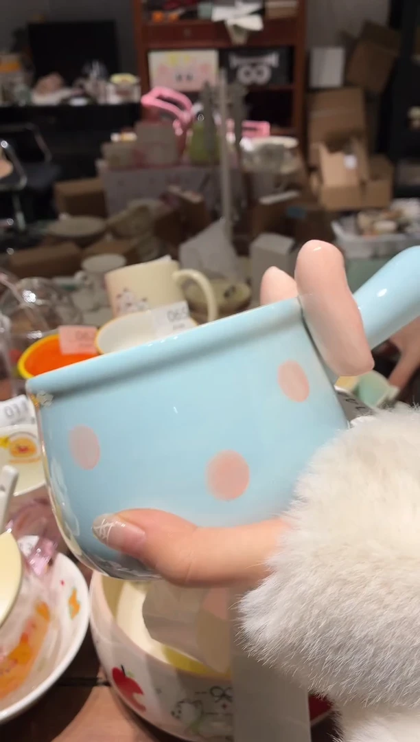 瓷142 蓝色 蝴蝶结 把手 瑕疵