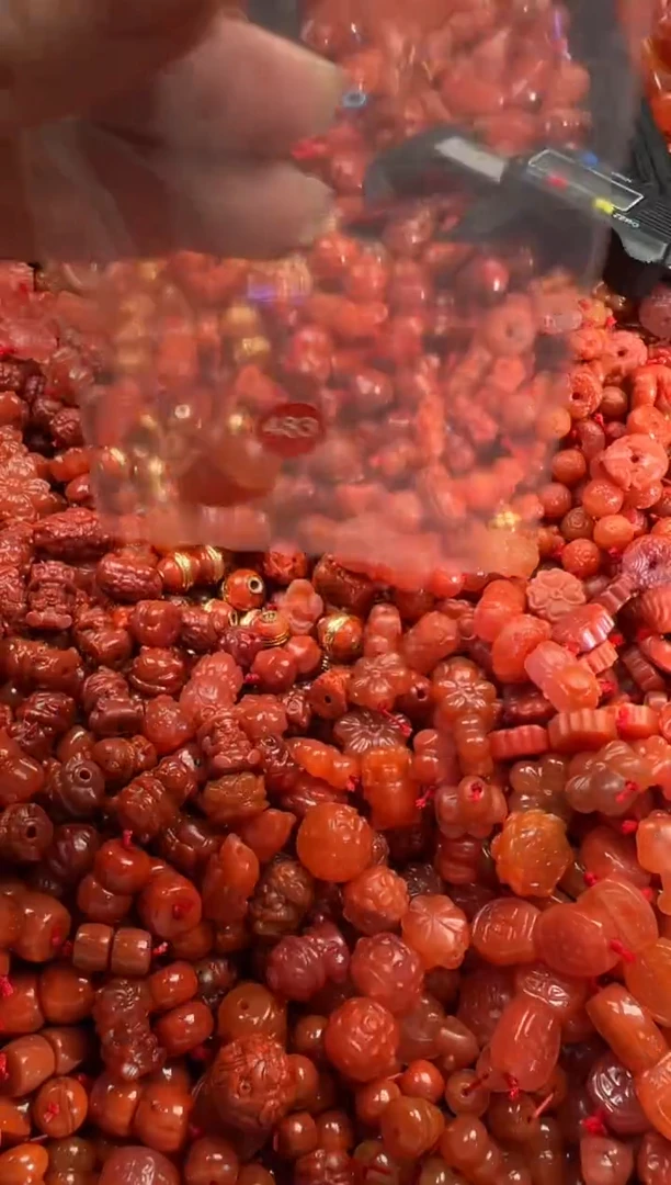 【闪购商品】南红玛瑙颈饰未镶嵌1