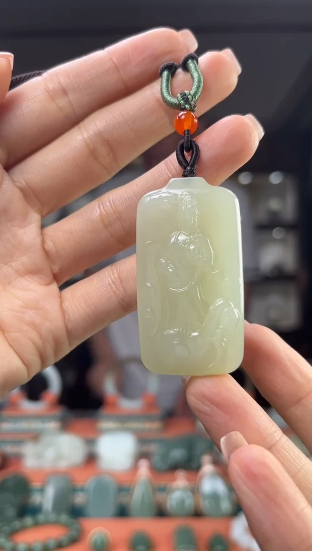 和田玉未镶嵌颈饰佩佩