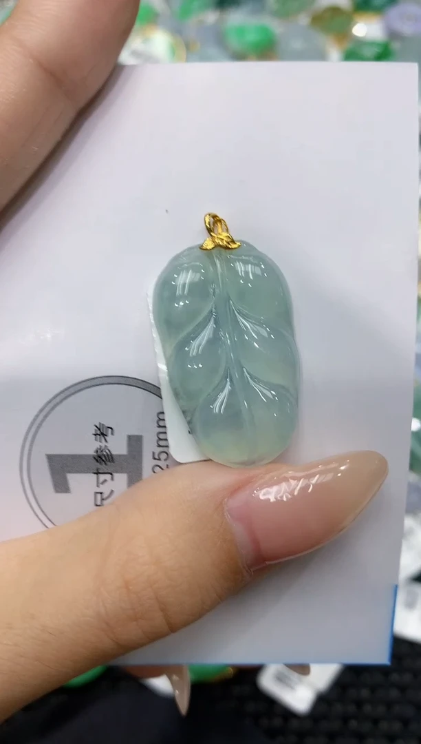颈饰18K金镶嵌翡翠111111111111